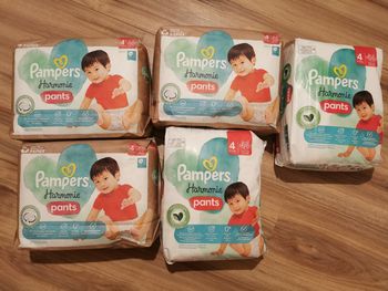 160 couches Pampers Harmonie Pants Taille 4