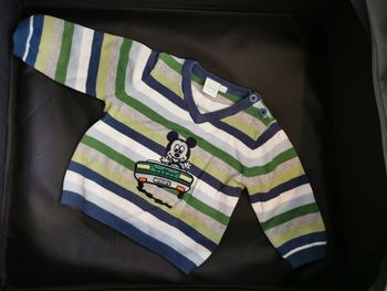 Pull col v mickey 6 mois