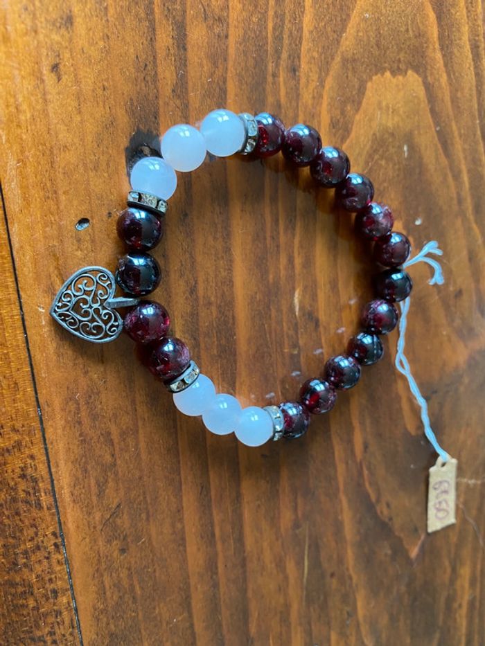 Bracelet en pierres cœur amour