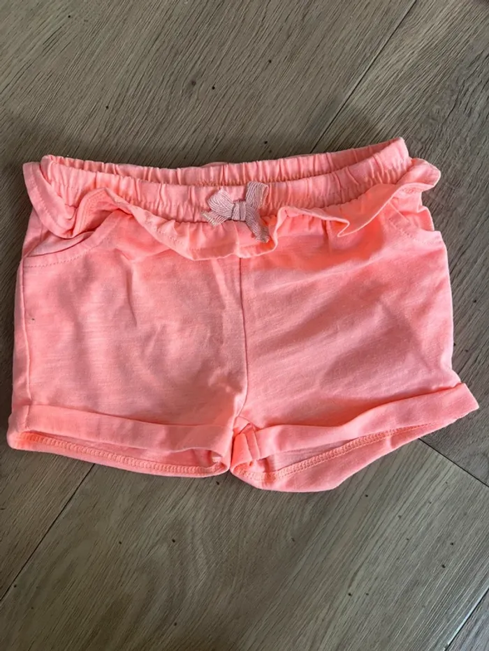Lot 4 short 9 mois - photo numéro 4