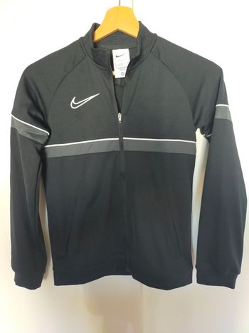 Veste légère Nike taille M soit 10 ans