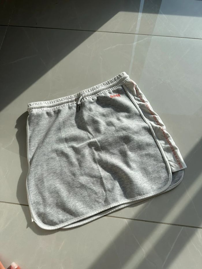 Jupe Hugo boss 14 ans neuve - photo numéro 2