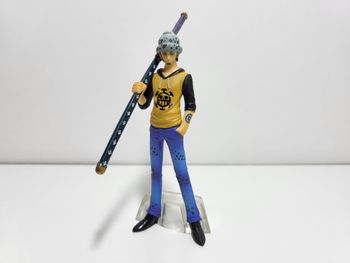 One Piece Gashapon Figurine Trafalgar Law