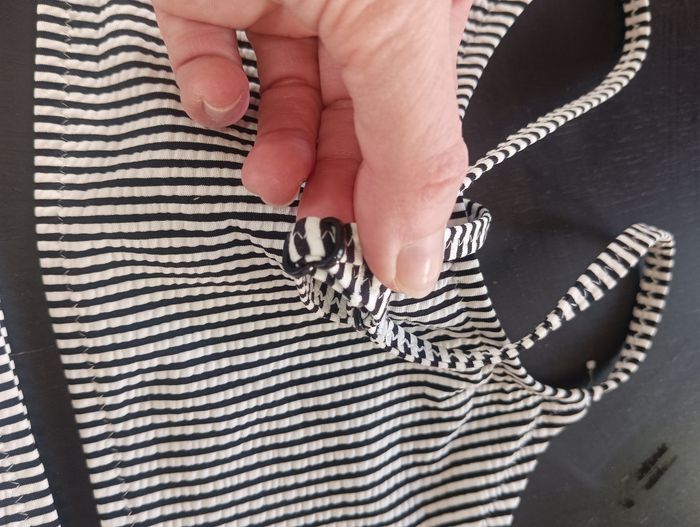 Maillot de bain 11/12 ans neuf - photo numéro 5