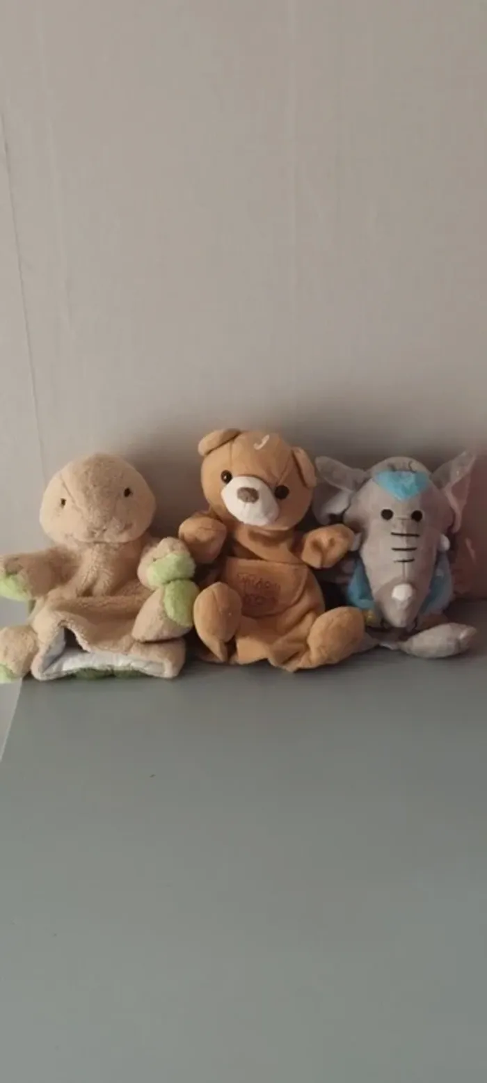 Lot de 3 peluches marionnettes.