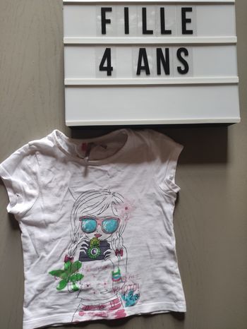 T shirt blanc à motifs