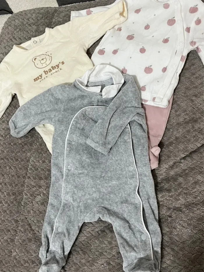 Lot 3 pyjamas en velours - 1 mois