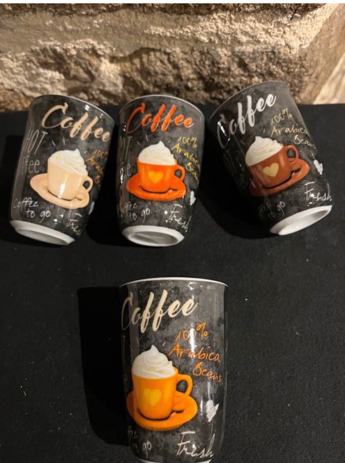 Set de 4 petites tasses , gobelet à café expresso en porcelaine JD - photo numéro 4