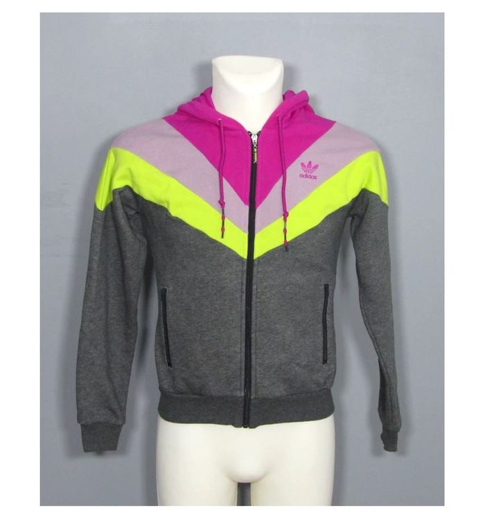 Veste de survêtement a capuche adidas style vintage, taille XS.