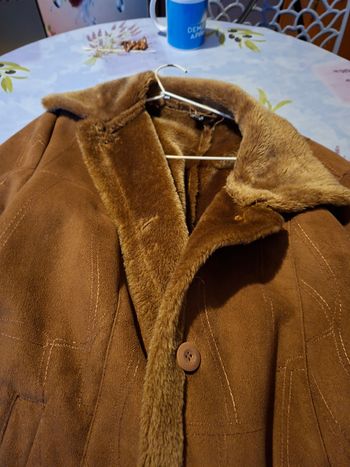 Manteau 3/4  en peau tout doublé, avec capuche