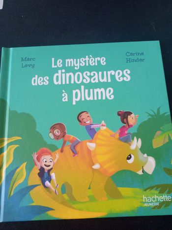 Livre pour Enfants "Le Mystère des Dinosaures à plume" de Chez Mac Do