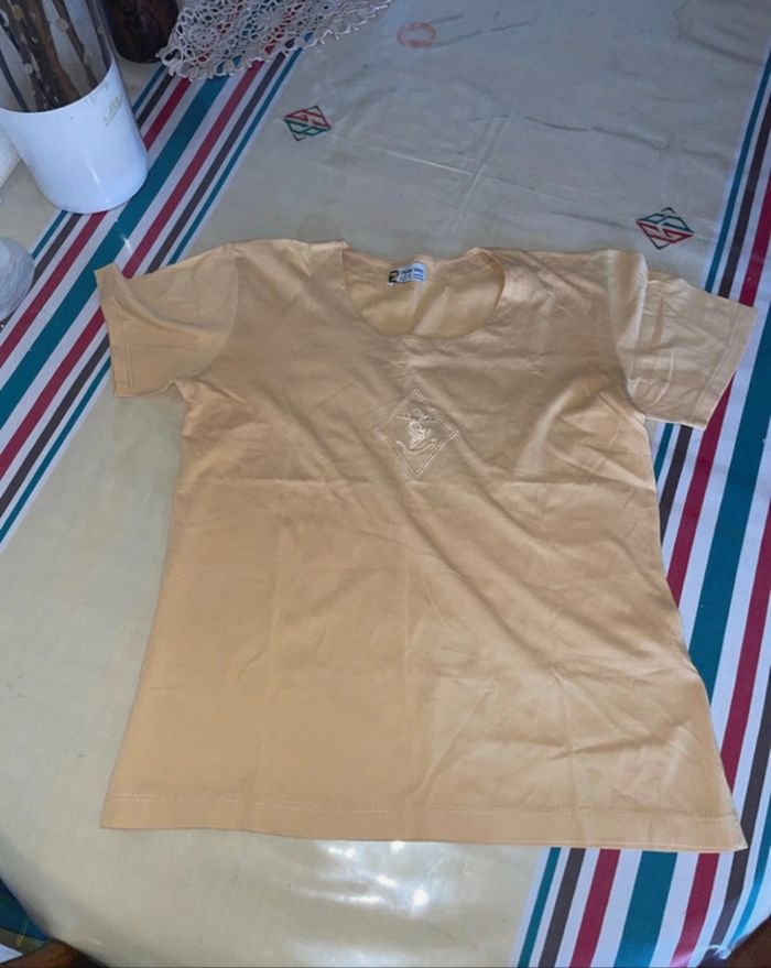 Tee shirt