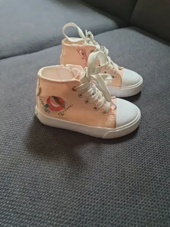 Baskets bébé fille taille 23