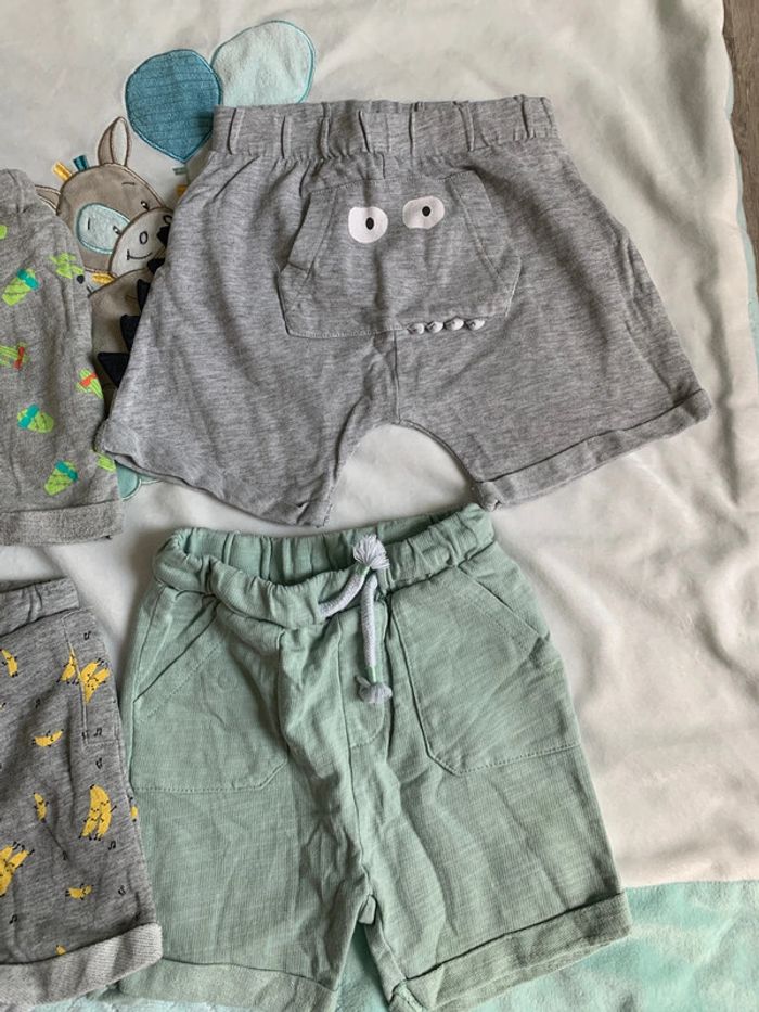 4 shorts - photo numéro 3