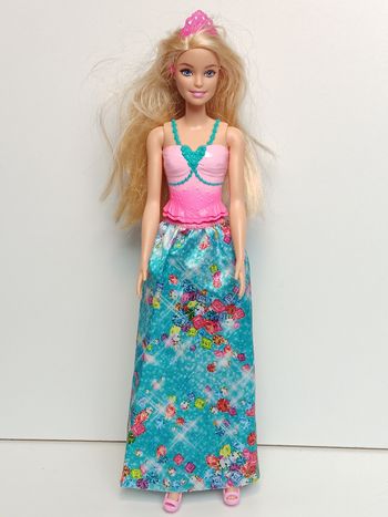Poupée mattel barbie tenue robe motif pierre précieuse