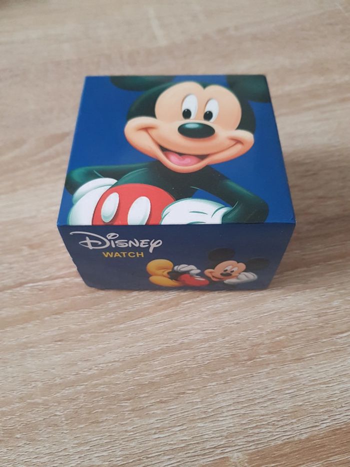 Montre enfant Mickey Mouse dans boîte - photo numéro 4