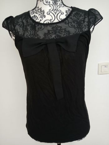 Top chic noir Naf Naf dentelle et nœud T.S
