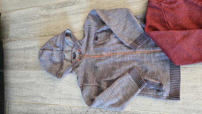 Lot 2 gilets léger, taille 5 ans - photo numéro 3