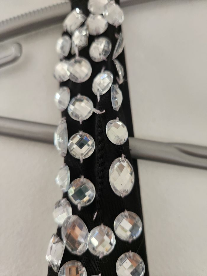 Robe noire strass - photo numéro 3