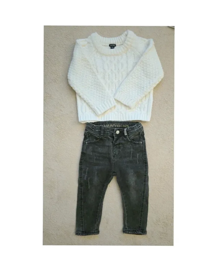 92 cm lot jean slim effet delave et pull torsadé