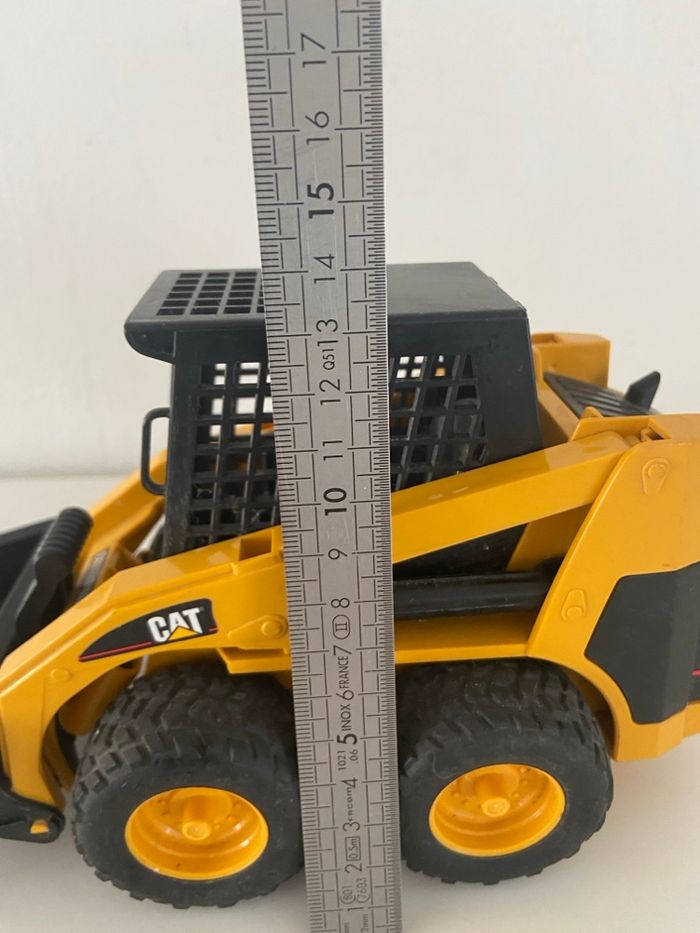 Bruder 02481 - Chargeur Compact Caterpillar (CAT) 1/16 - photo numéro 9