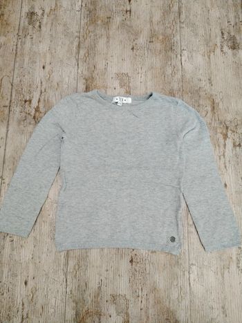 Joli pull en laine fin à paillettes taille 24 mois