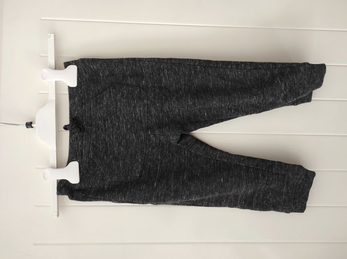 Pantalon jogging bébé garçon 36 mois – Noir moucheté – Très bon état - photo numéro 2