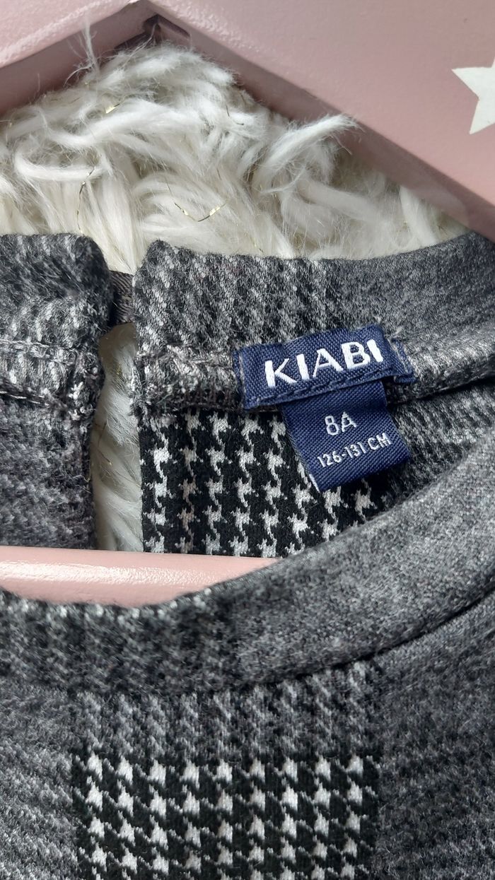 Robe grise et rouge 8 ans kiabi - photo numéro 4
