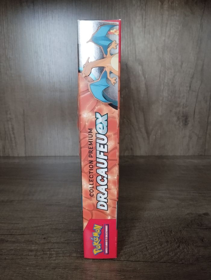 Pokémon coffret collection premium Dracaufeu ex - photo numéro 4
