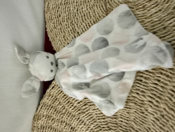 Doudou plat lapin gris blanc rose OBAIBI