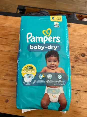 Couches pampers taille 2
