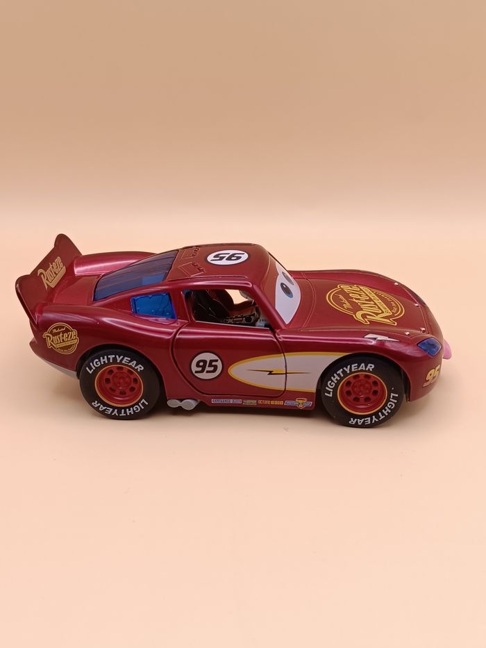 Voiture Cars Flash McQueen - photo numéro 4