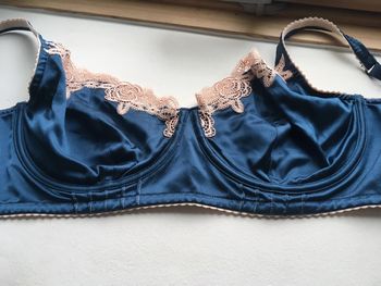 Soutien-gorge soie bleu/rose 95DD Elle Macpherson neuf sans étiquette