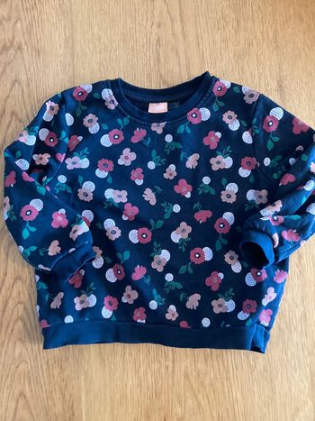 Pull marine à fleurs Lupilu