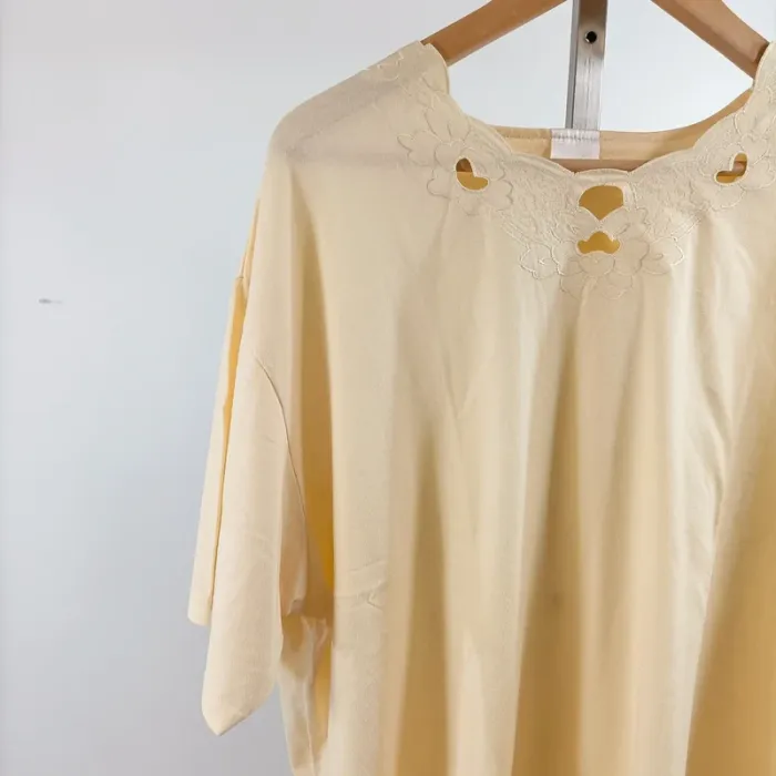T-shirt jaune beurre clair vintage col brodé manches courtes en coton M L A1439 - photo numéro 4