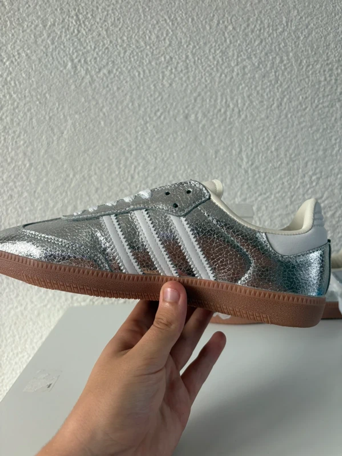 Baskets Adidas Samba Argentée  taille 38 - photo numéro 3