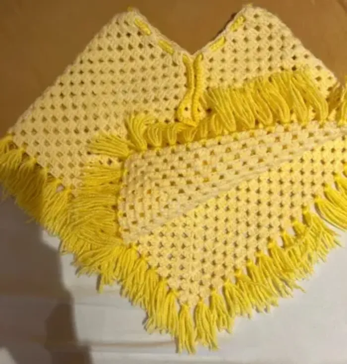 Poncho / gilet en laine 18 mois - photo numéro 3
