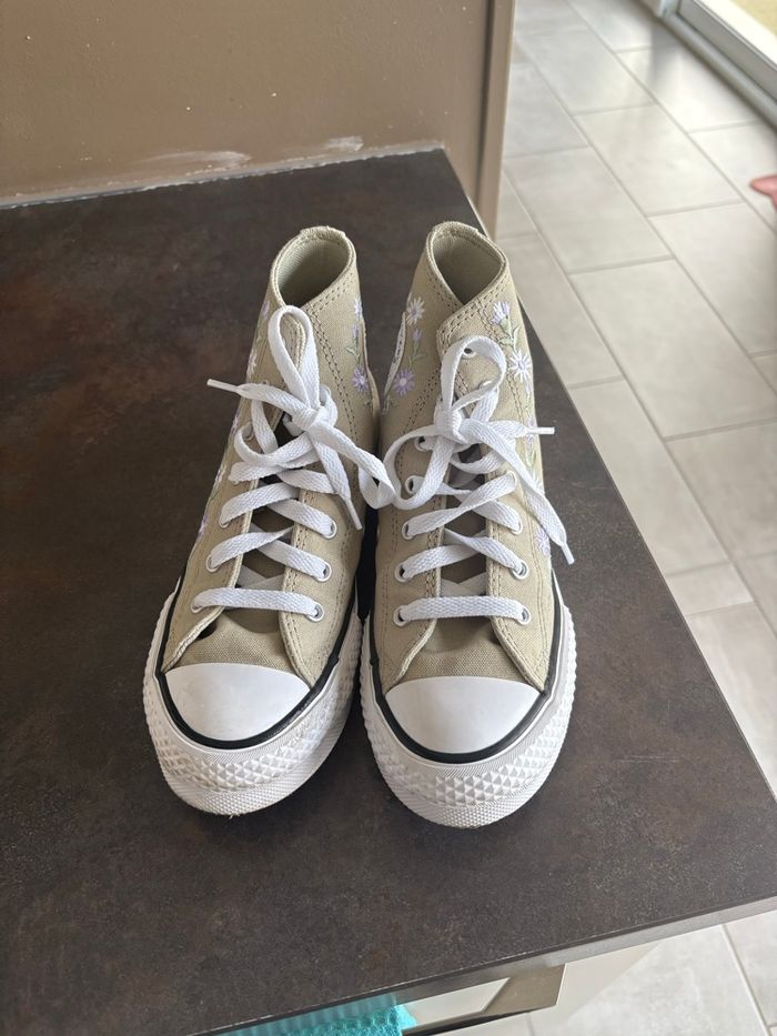 Converses vertes - photo numéro 2