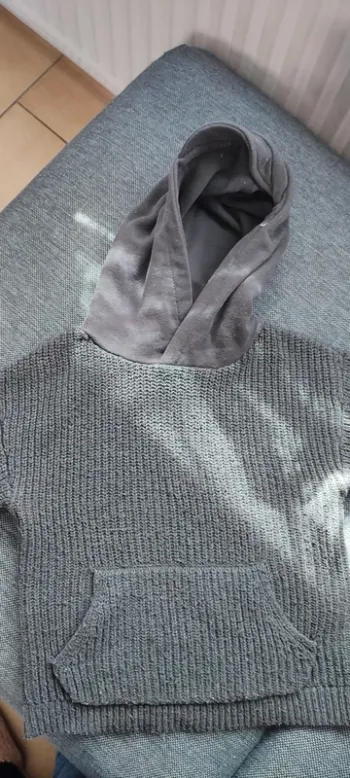 Pull avec capuche garçon