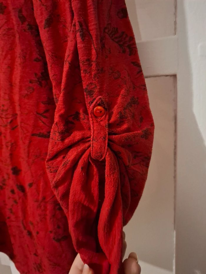 Haut rouge à motifs noirs - photo numéro 3