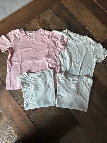 Lot de 4 t-shirts coton blanc et un rose 4/5 ans tissaia