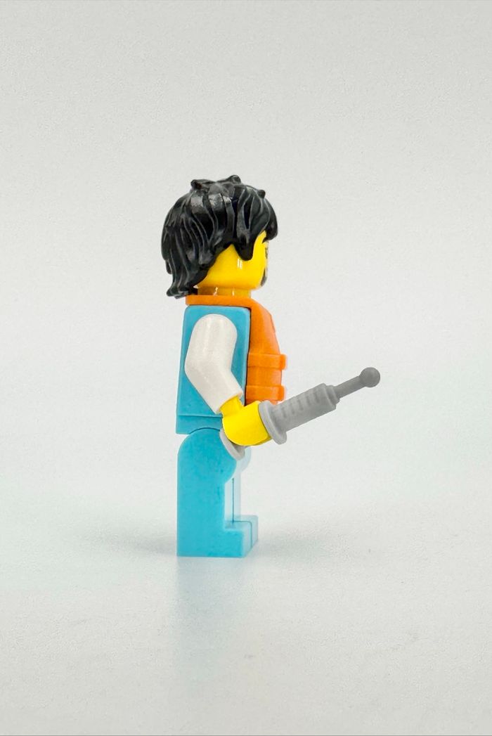 Lego Figurines City : Arctique, Explorateur infirmier équipé de son stéthoscope et seringue - NEUF - photo numéro 5