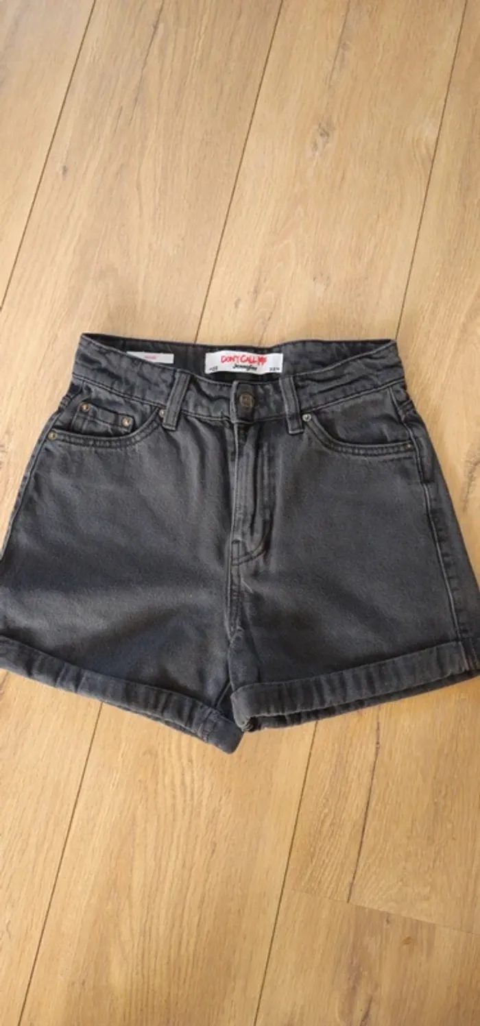 Short Jennifer
