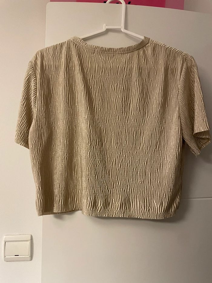 T-shirt plissé et fluide doré - photo numéro 2