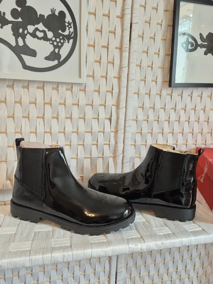 💕Jolie Bottines en cuir noires vernies Kickers groofit fille P38 💕 - photo numéro 4