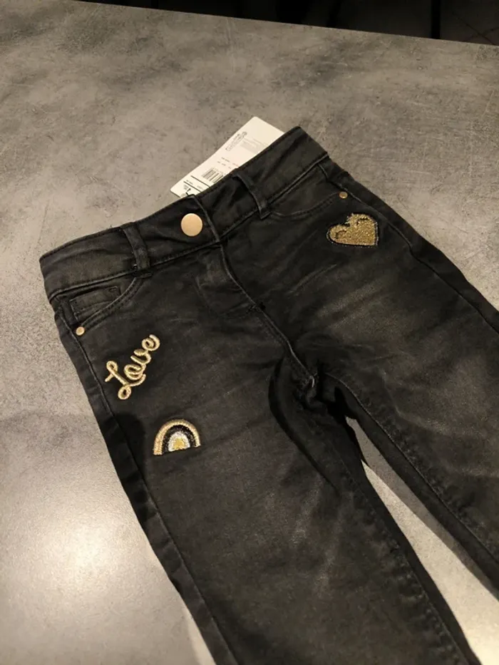 Jeans neuf - photo numéro 3
