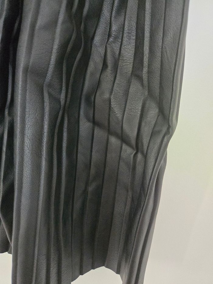 Jupe en simili - photo numéro 2