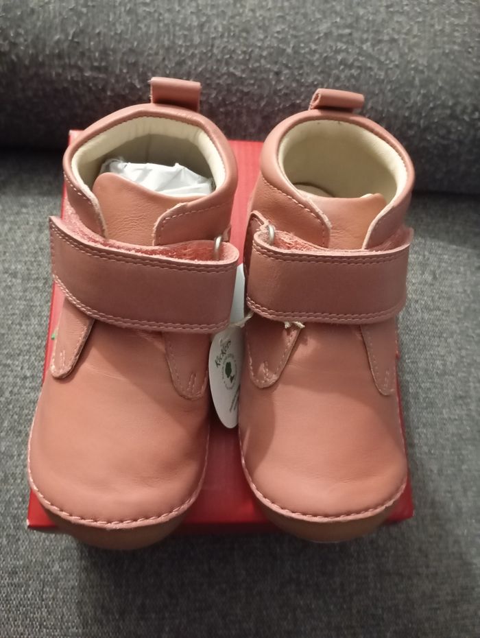 Kickers neuves pour fille en taille 25 - photo numéro 2