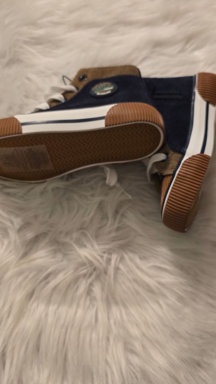 Neuf (non porté) 🏷🥰😍baskets velours pointure 26 garçon 💙 - photo numéro 4