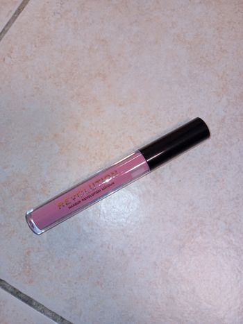 Rouge a levre revolution neuf